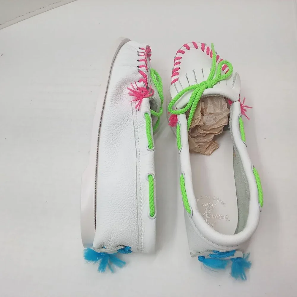 Footwear Taos Indian Maid Moccasins Style 526 Child size-2 White Leather New-IB